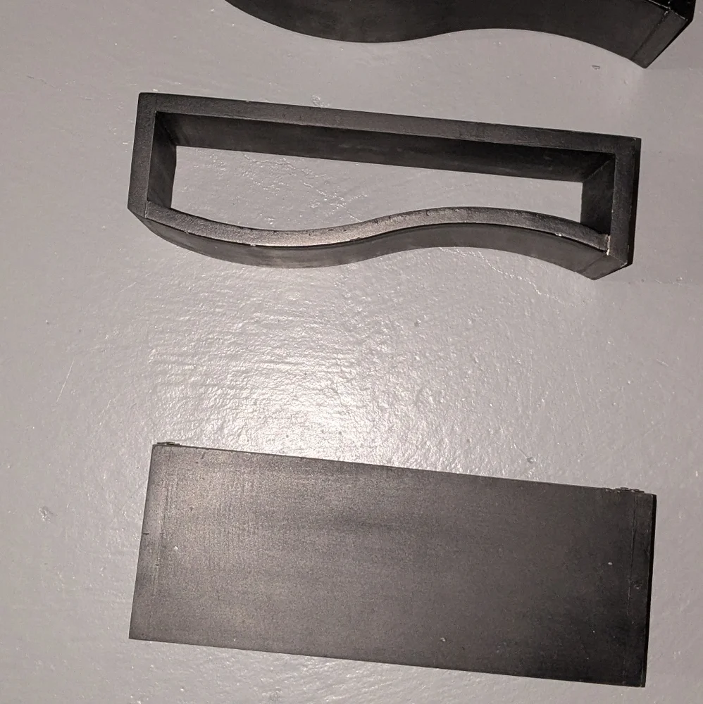 Set of 3 black wall shelves